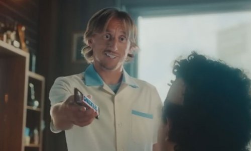 Luka Modrić u reklami za Snickers