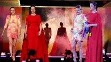 Tako različito, a tako laskavo: Voditeljice Eurosonga oduševile glamuroznim kombinacijama