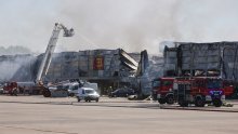 Požar uništio jedan od najvećih trgovačkih centara u Varšavi