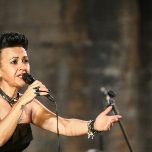 Mali Brijuni: Amira Medunjanin održala koncert u kazalištu Ulysses