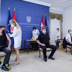 Andrej Plenković, Gordan Jandroković i Vili Beroš cijepili se u zgradi Vlade