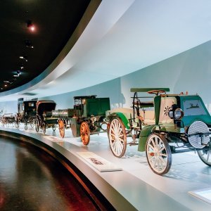 Daimler motorizirano poslovno vozilo iz 1899.