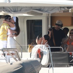 Selena Gomez s Beckhamovima na jahti