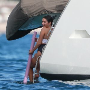 Selena Gomez s Beckhamovima na jahti