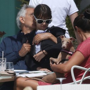 Andrea Bocelli s obitelji na odmoru