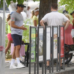 Roger Federer s djecom odlazi na tenis