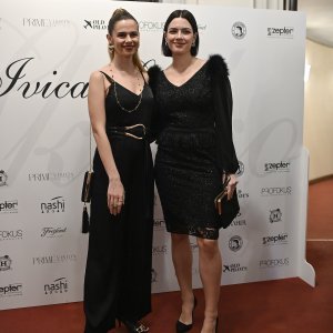 Antonia Ćosić i Mia Dimšić