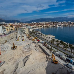 Pogled iz zraka na sravnjeni hotel Marjan u Splitu