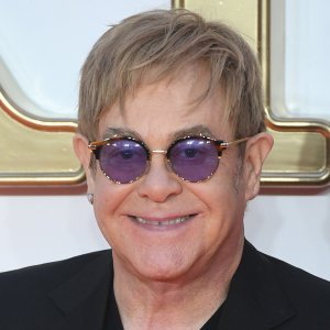 Sir Elton John: 125,232 funti dnevno