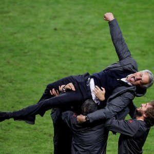 Slavlje Jose Mourinha nakon pobjede Manchester uniteda nad Ajaxom