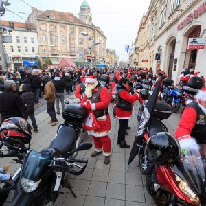 Tradicionalan defile motomrazova gradskim ulicama Osijeka
