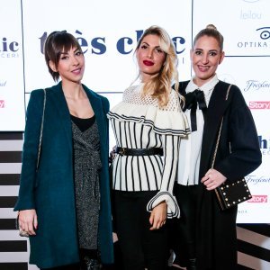 Ana Čagalj s prijateljicama