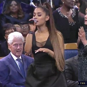 Bill i Hilary Clinton, Ariana Grande