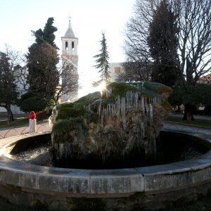 Zaleđena fontana u Šibeniku
