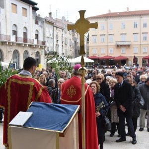 Pula: Procesija kroz grad i misa u katedrali povodom blagdana Cvjetnice