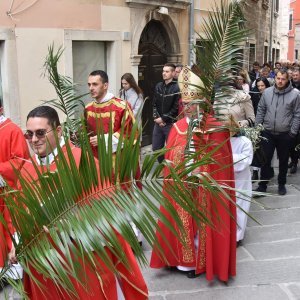 Pula: Procesija kroz grad i misa u katedrali povodom blagdana Cvjetnice