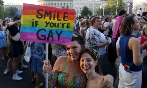 Pride u Beogradu: Na udaru okupljenih Ana Brnabić, prva lezbijska premijerka na Balkanu
