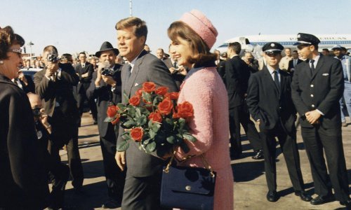 Ružičasto odijelo Jackie Kennedy nitko neće vidjeti do 2103., evo zašto