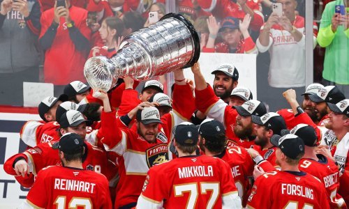 Florida Panthersi obranili naslov i tako drugu godinu u nizu osvojili Stanley kup