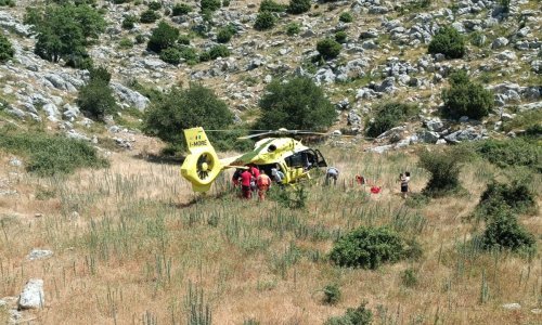 Stradao na Biokovu; HGSS i helikopterska hitna izvukli pacijenta sa slomljenom kosti