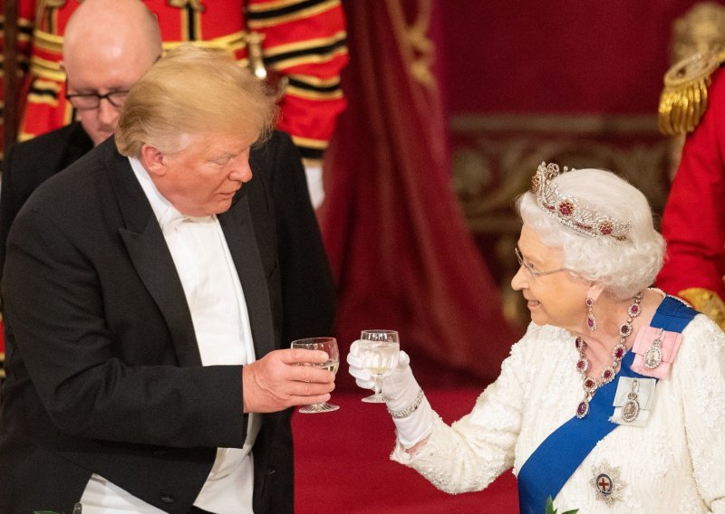 Trump: Kraljica Elizabeta se u zadnjih 25 godina nije zabavila kao za vrijeme mog posjeta