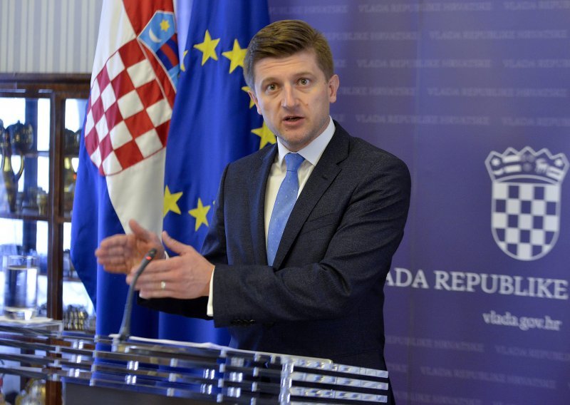 Marić zatečen: Oštro režemo troškove, smanjujemo javni dug, zar to nije dovoljno?