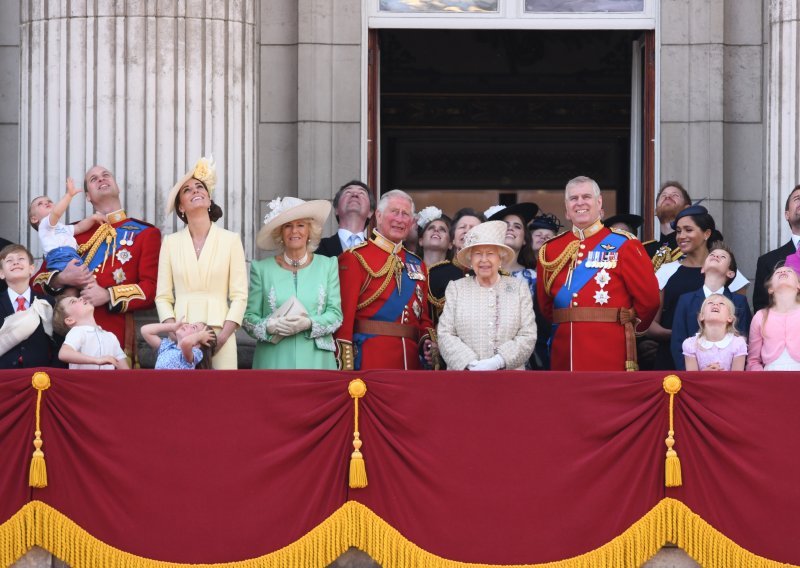 Proslava rođendana Elizabete II. - kraljevska obitelj i tisuće građana prisustvovale paradi