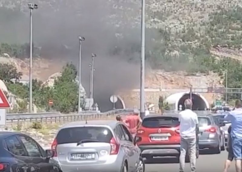 Normaliziran promet u tunelu Sv. Rok nakon požara automobila, nema ozlijeđenih