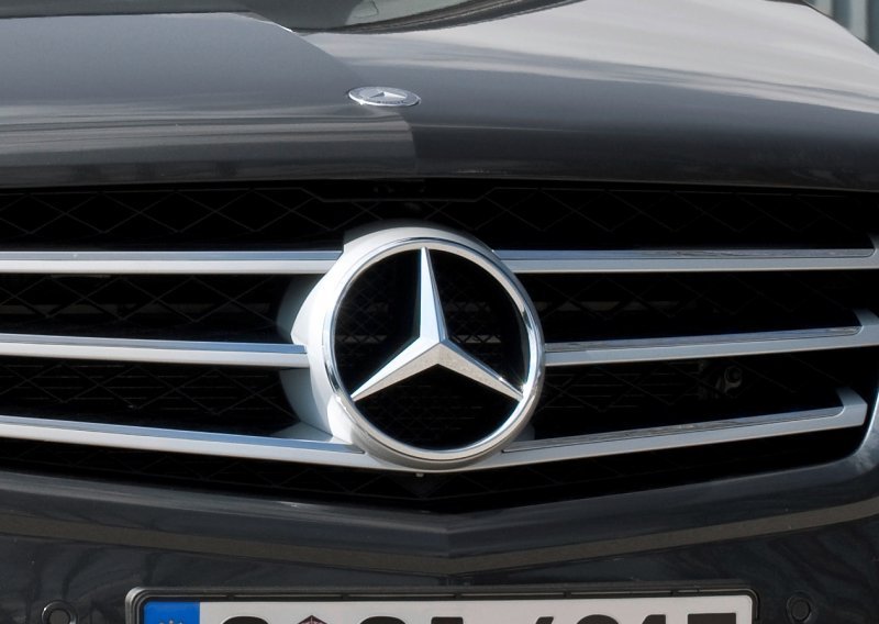 Mercedes-Benz mora povući 60.000 modela GLK 220 CDI zbog sumnje u lažiranje podataka o emisiji ispušnih plinova