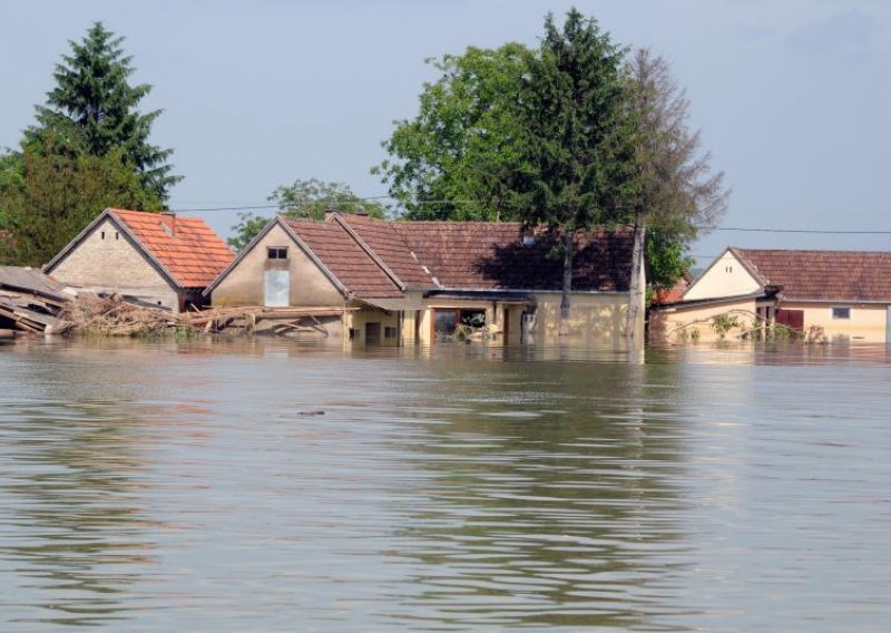 DUZS zove ljude da obiđu kuće u poplavljenim područjima