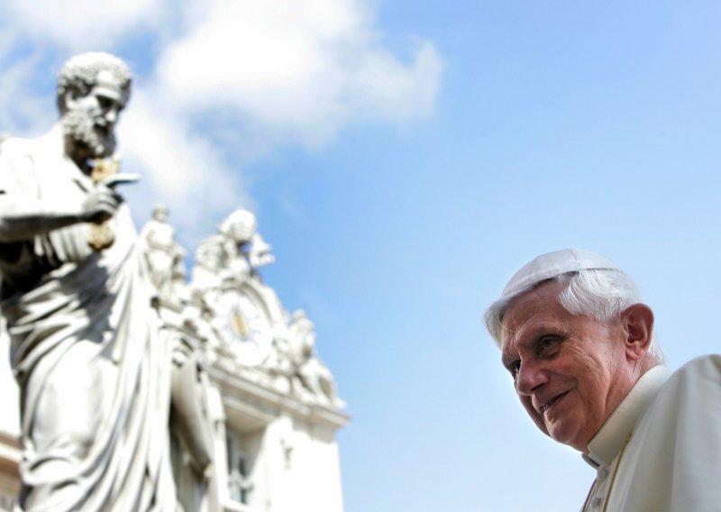 Papa Benedikt u posjetu L'Aquili