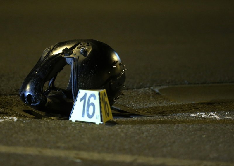 Motociklist usmrtio ženu dok je prelazila cestu s unukom