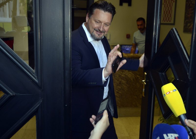 Kuščević se vraća u Sabor, evo zašto ga stranka ne može natjerati da se odrekne mandata