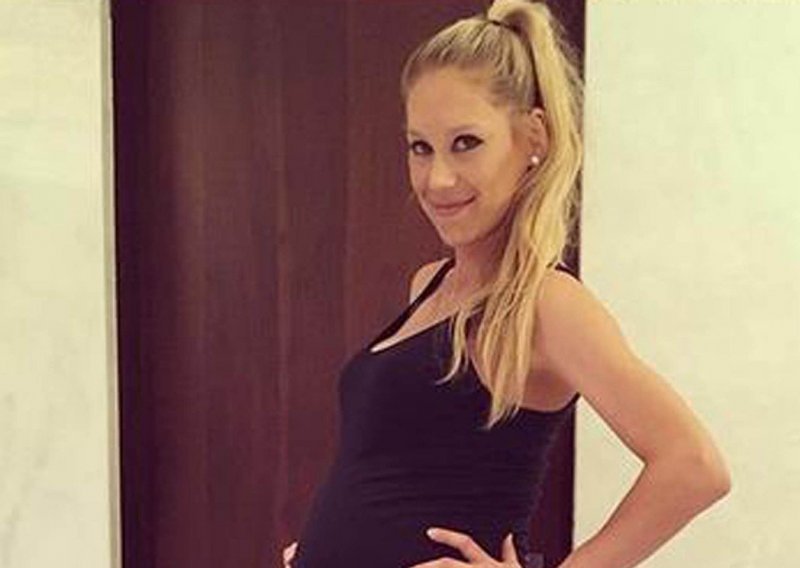 Ana Kurnjikova otkrila kako je istesala liniju nakon što je postala majka blizanaca