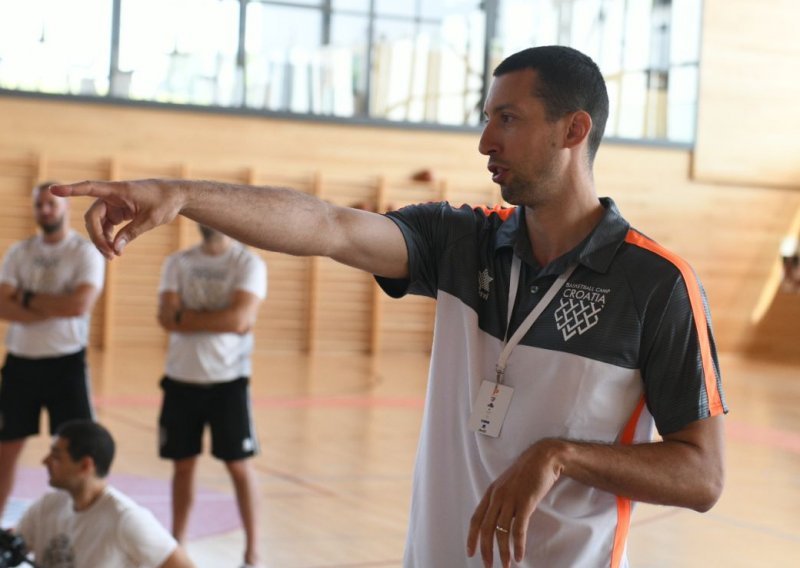 Roko Leni Ukić još nije donio odluku o nastavku karijere; evo kako trenira s mladim nadama iz regije