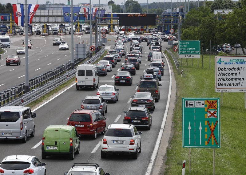 Prvog kolovoškog vikenda nešto bolji promet i zarada na hrvatskim autocestama