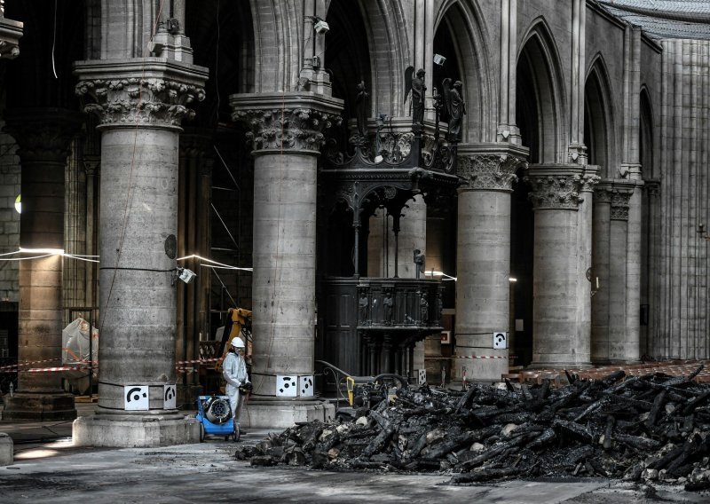 Tri mjeseca nakon jezivog požara novinarima dopušten ulazak u Notre Dame: Evo što su zatekli, prizori nisu ohrabrujući