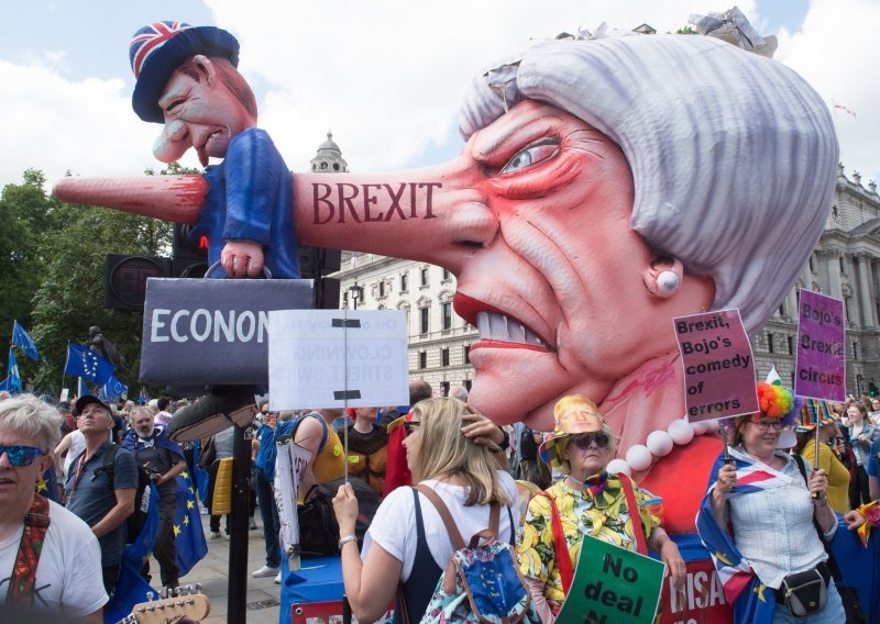 U medije iscurio tajni dokument koji otkriva kataklizmični scenarij za Veliku Britaniju ako napusti EU