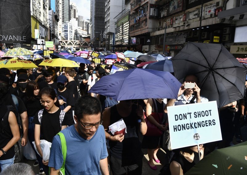 Peking osudio prosvjede u Hong Kongu