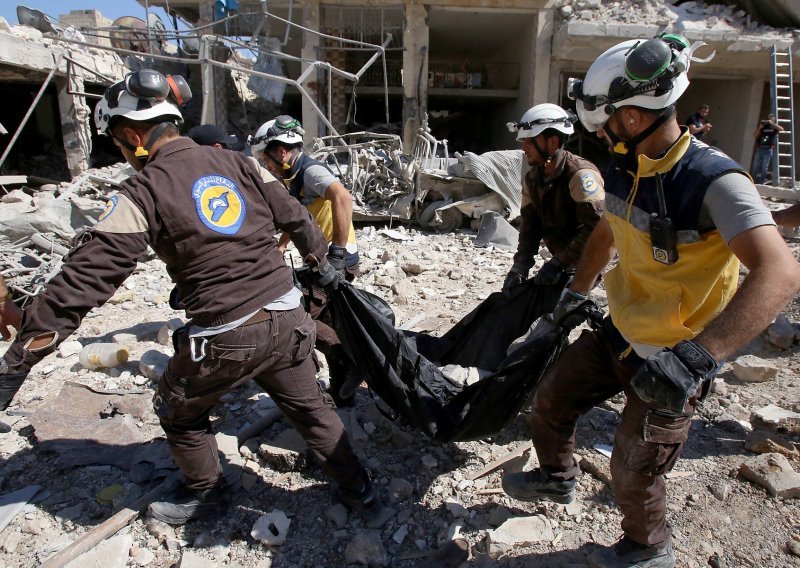 U napadu na tržnicu u sirijskom Idlibu poginule 23 osobe