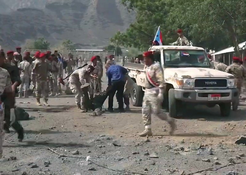 Najmanje 32 žrtve u napadu na vojnu paradu u Jemenu