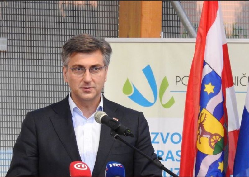 Plenković u Ljubešćici: Potpisani ugovori za infrastrukturne projekte