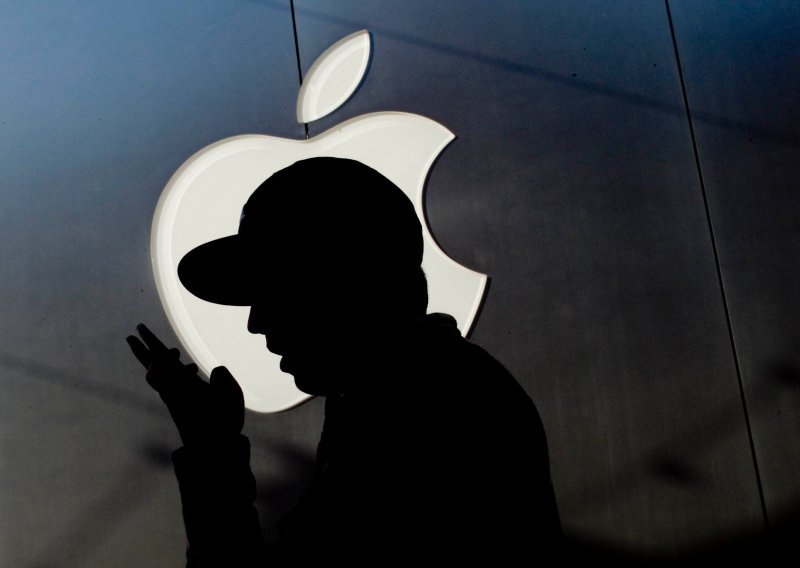 Apple obustavio program u kojem su slušali što sve ljudi pitaju Siri