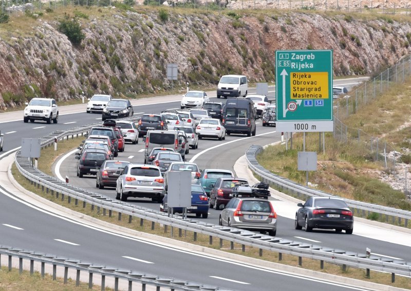 Na hrvatskim autocestama protekli vikend više vozila no lani