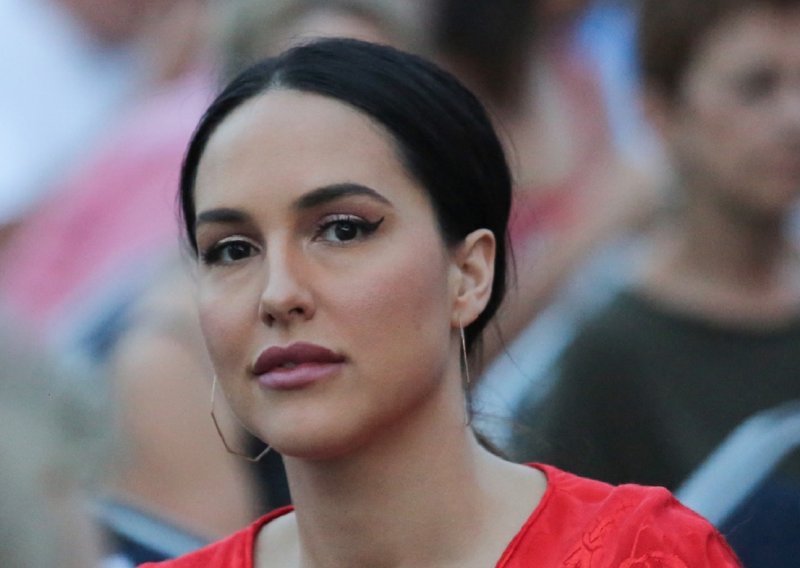 Lana Jurčević pokazala lice bez šminke i poručila: 'Odavno sam prestala šarmirati svojim 'prekrasnim' izgledom'