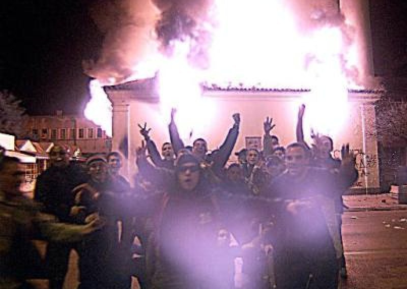Srpski neonacisti bijesni na francuske jer podržavaju 'ustaše'