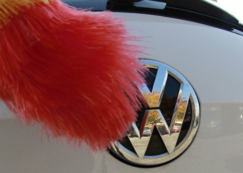 Volkswagen predstavio novi logo