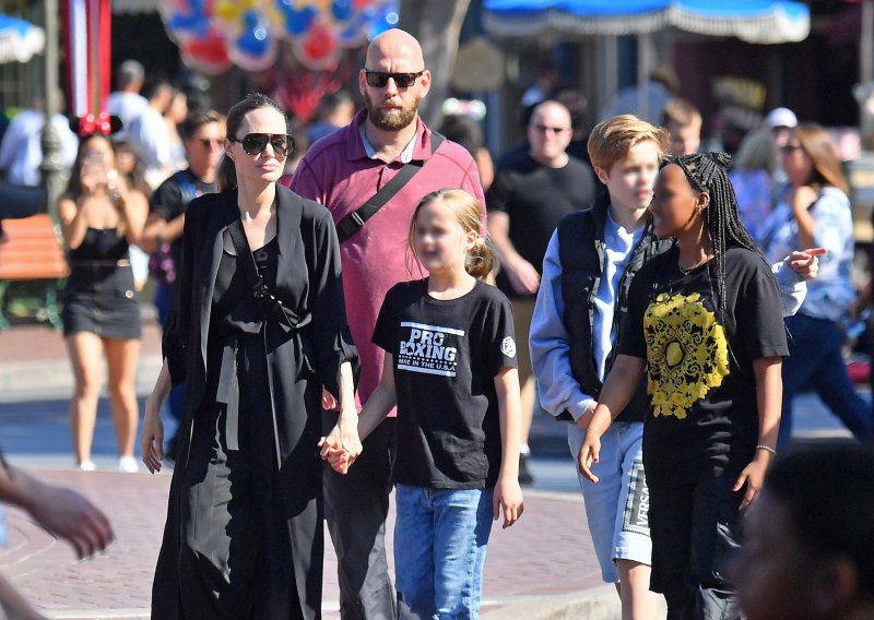 Nakon oproštaja od najstarijeg sina: Angelina Jolie svaki slobodan trenutak provodi s djecom