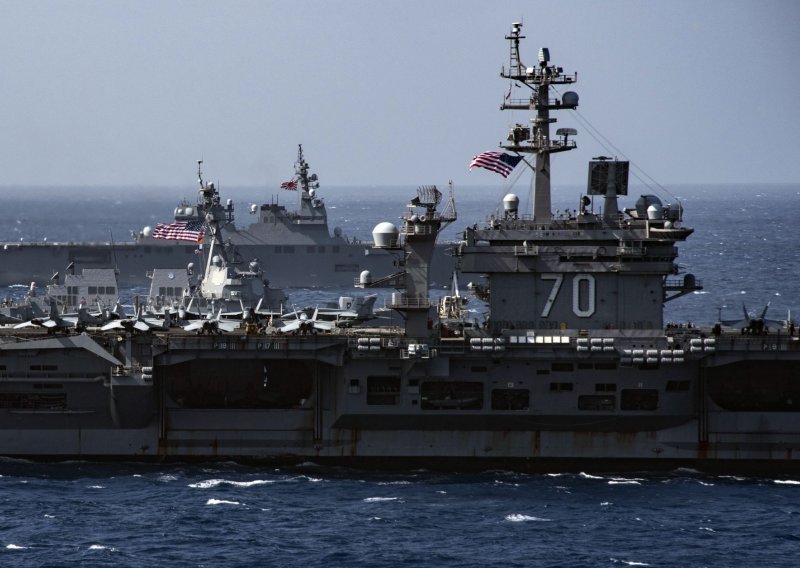 Američki bojni brod u spornome Južnom kineskom moru usred trgovinskih napetosti