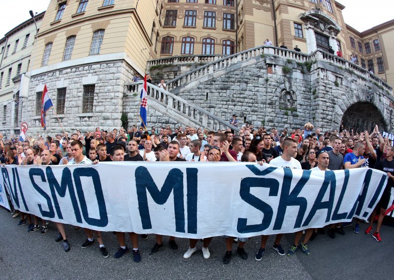 Oko dvije i pol tisuće ljudi na prosvjedu podrške Matku Škalameri u Rijeci